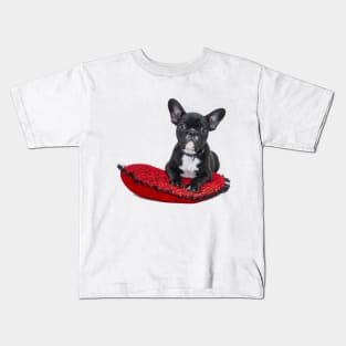 Image: Dog sitting on cushion Kids T-Shirt